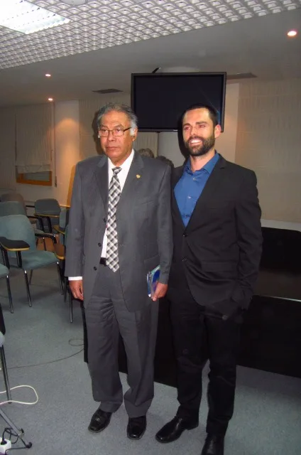 Manuel Copeiro del Villar junto al Dr. Isaac Goiz